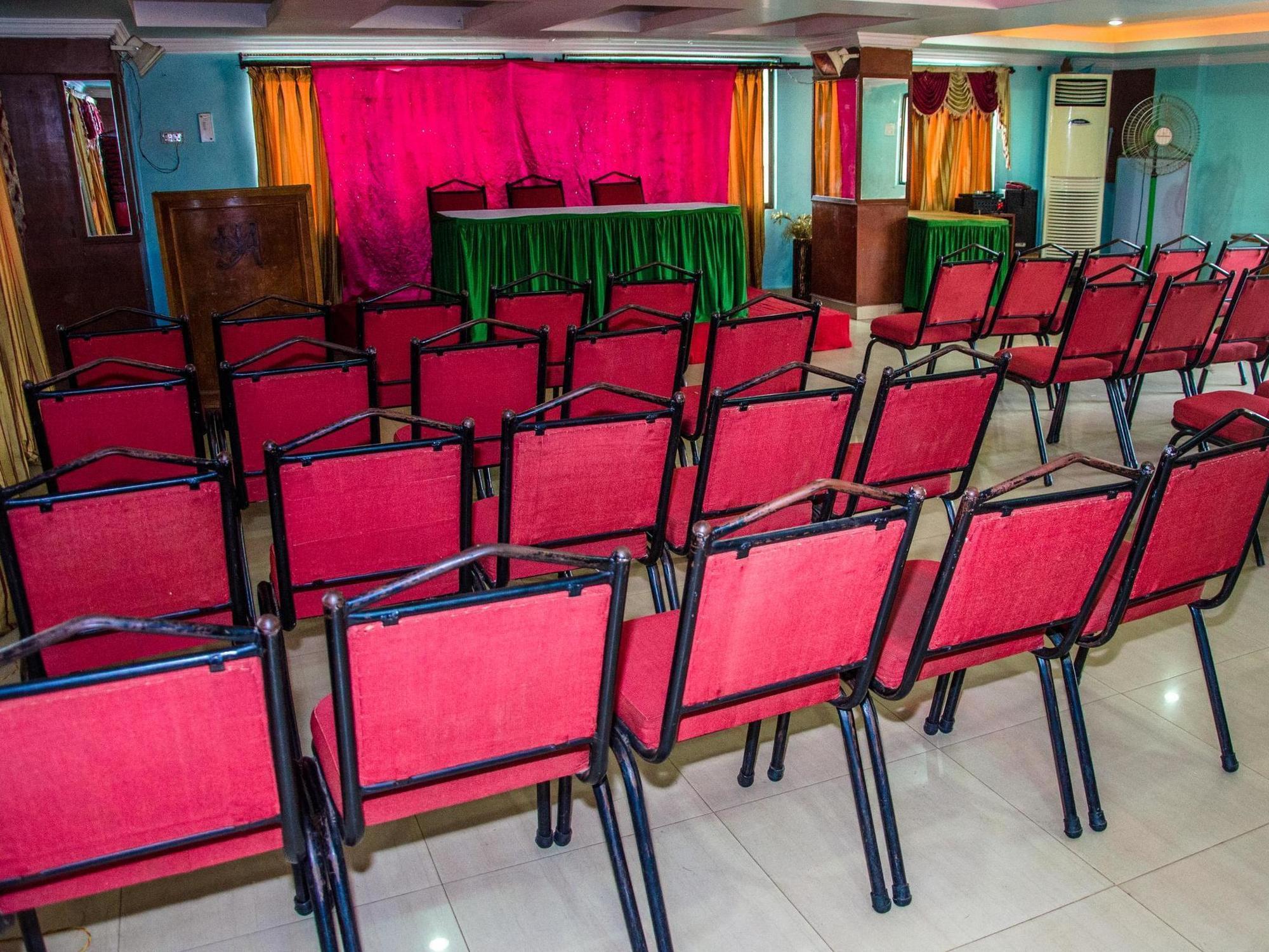 Hotel Akshaya Visakhapatnam Exteriör bild