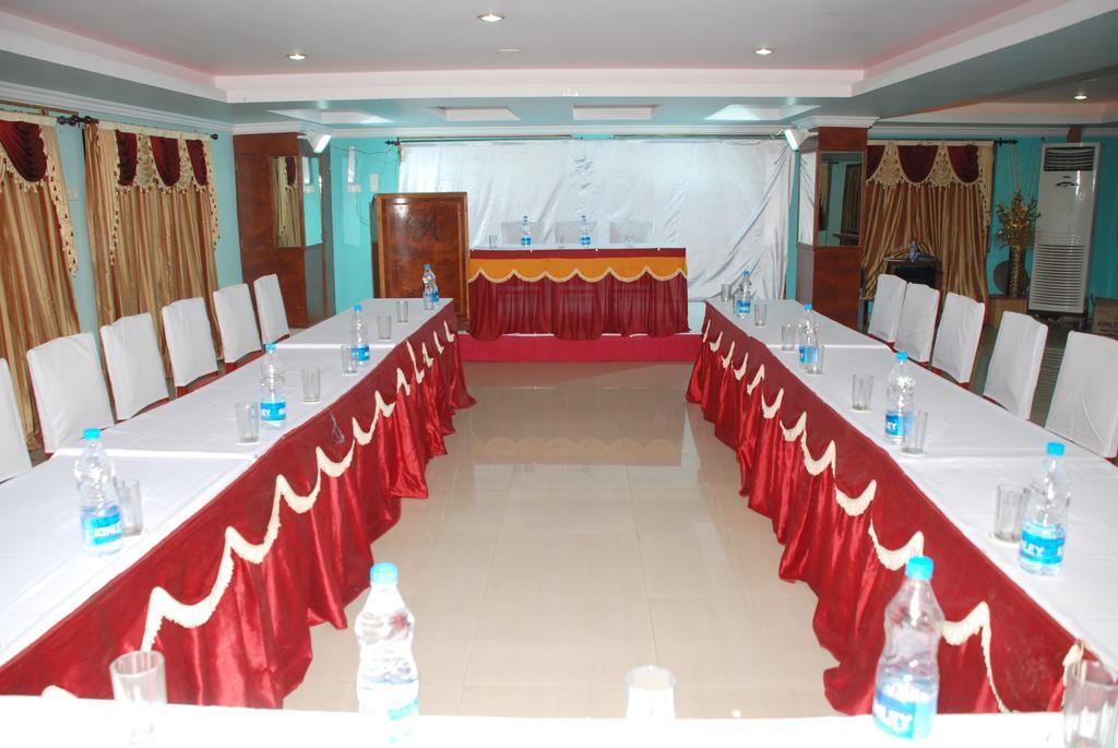 Hotel Akshaya Visakhapatnam Exteriör bild